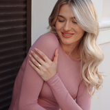 Bluza cu cașmir și modal cu decolteu barcuta roz pudra BL005